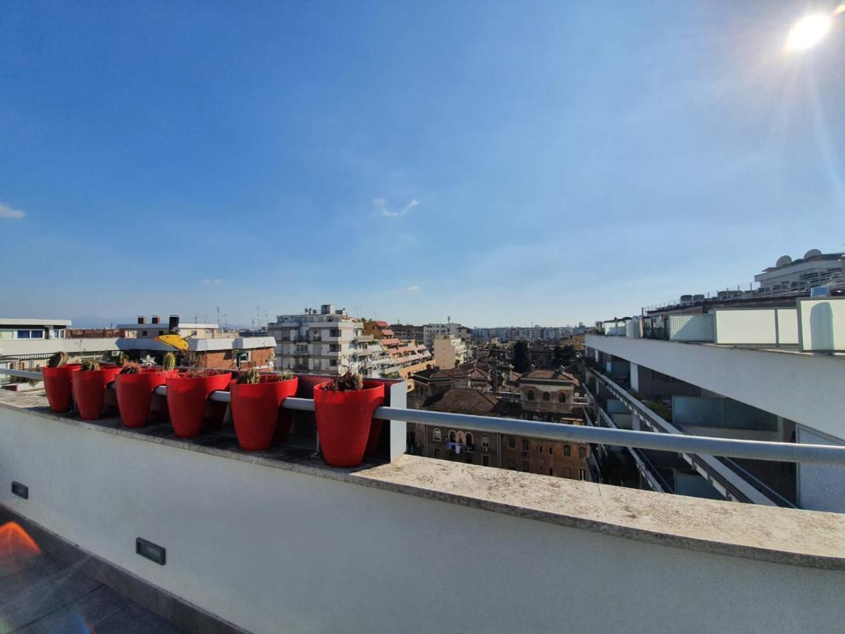 Penthouse 41 In Trastevere With Big Terrace โรม ภายนอก รูปภาพ