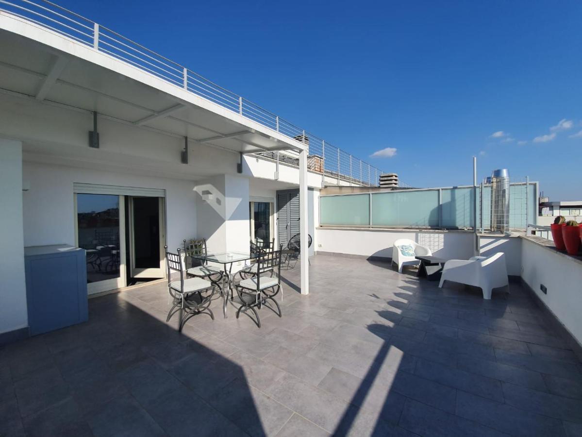 Penthouse 41 In Trastevere With Big Terrace โรม ภายนอก รูปภาพ